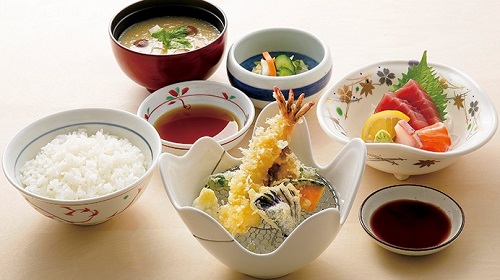 本日お刺身と選べる揚げ物ランチ